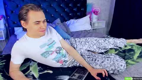 Snapshot of williamdyson chatting on 11-03-25, 04:03 William online show from 11-03-25, 04:03