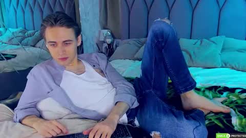 Snapshot of williamdyson chatting on 11-05-25, 03:06 William online show from 11-05-25, 03:06