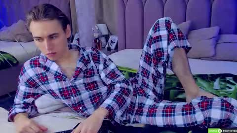 Snapshot of williamdyson chatting on 11-10-25, 04:22 William online show from 11-10-25, 04:22