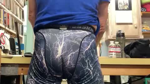 Snapshot of willirob chatting on 12-13-25, 10:37 William online show from 12-13-25, 10:37