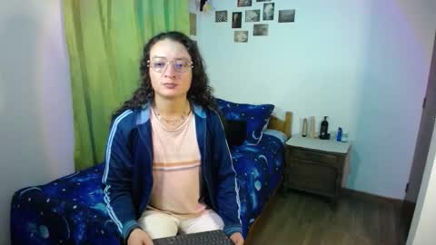 Snapshot of willmonkey chatting on 10-25-25, 03:14 willmonkey online show from 10-25-25, 03:14