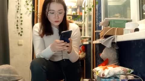 Snapshot of willodeanheitner chatting on 02-19-26, 09:00 Phoebe online show from 02-19-26, 09:00