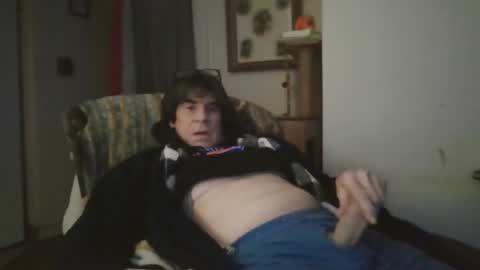 Snapshot of willtie26 chatting on 02-10-25, 01:24 willtie26 online show from 02-10-25, 01:24