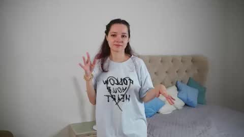 for u Alise online show from 09-17-25, 04:14
