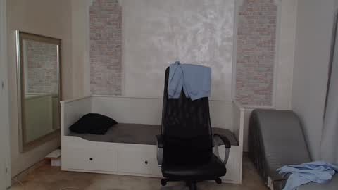 WilsonJules online show from 01-04-25, 05:05