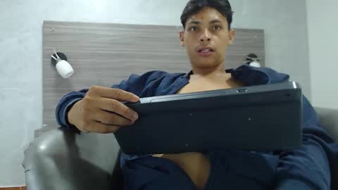 Wiltom online show from 11-11-25, 04:12