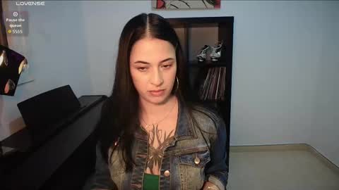 Sara online show from 09-28-25, 05:51