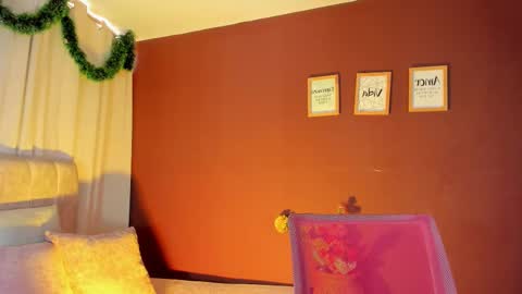 Snapshot of wini_fer chatting on 11-29-25, 01:25 Wini Fer online show from 11-29-25, 01:25