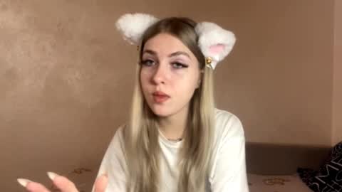 Snapshot of winnifredtrudillo chatting on 10-17-25, 11:02 Kris online show from 10-17-25, 11:02