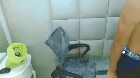 WinnyBarness online show from 10-24-25, 02:41