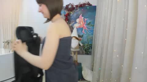 Amber online show from 12-28-24, 05:25