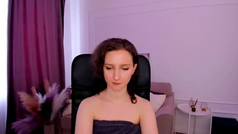 Amber online show from 02-18-25, 06:26