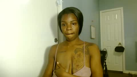 Snapshot of wishhwashy22 chatting on 02-02-25, 06:15 Chanel online show from 02-02-25, 06:15