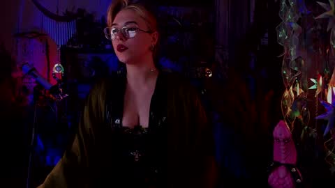 Snapshot of witch_fiona chatting on 12-13-24, 06:16 Goddess of two strapons  - Mr. long Don Mr. Pinky online show from 12-13-24, 06:16