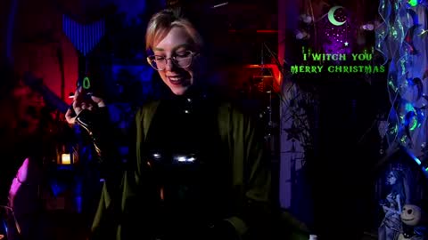 Snapshot of witch_fiona chatting on 12-28-24, 07:43 Goddess of two strapons  - Mr. long Don Mr. Pinky online show from 12-28-24, 07:43