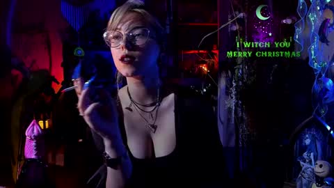 Snapshot of witch_fiona chatting on 12-29-24, 07:32 Goddess of two strapons  - Mr. long Don Mr. Pinky online show from 12-29-24, 07:32