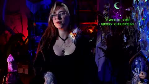 Snapshot of witch_fiona chatting on 12-30-24, 08:15 Goddess of two strapons  - Mr. long Don Mr. Pinky online show from 12-30-24, 08:15