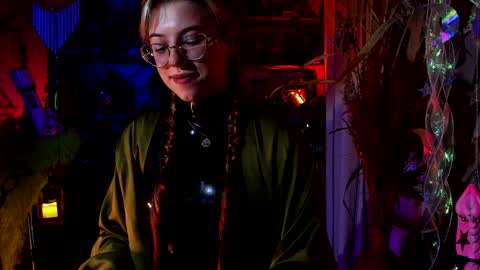 Snapshot of witch_fiona chatting on 01-22-25, 08:06 Goddess of two strapons  - Mr. long Don Mr. Pinky online show from 01-22-25, 08:06