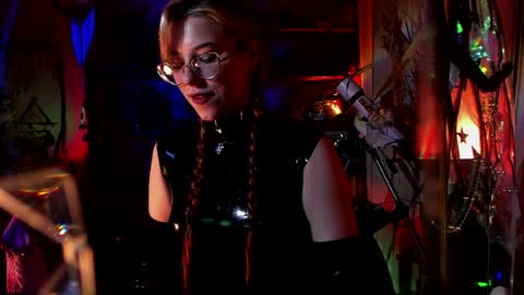 Snapshot of witch_fiona chatting on 01-26-25, 08:13 Goddess of two strapons  - Mr. long Don Mr. Pinky online show from 01-26-25, 08:13