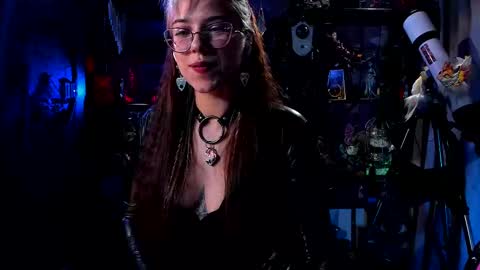 Snapshot of witch_fiona chatting on 02-19-25, 08:20 Goddess of two strapons  - Mr. long Don Mr. Pinky online show from 02-19-25, 08:20