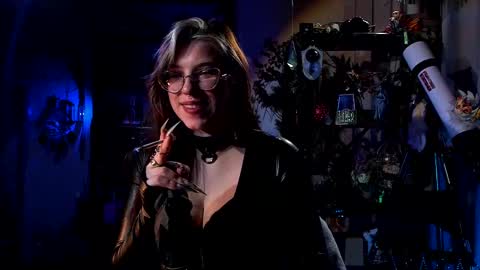 Snapshot of witch_fiona chatting on 03-04-25, 08:05 Goddess of two strapons  - Mr. long Don Mr. Pinky online show from 03-04-25, 08:05