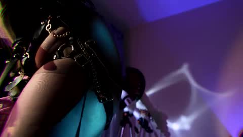 Snapshot of witch_fiona chatting on 11-24-25, 07:57 Goddess of two strapons - Mr. long Don Mr. Pinky online show from 11-24-25, 07:57