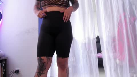 Snapshot of witchofhearts chatting on 01-05-25, 08:00 Luna Violeta A r t i s t online show from 01-05-25, 08:00