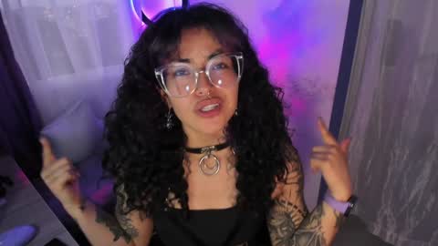 Snapshot of witchofhearts chatting on 01-14-25, 11:05 Luna Violeta A r t i s t online show from 01-14-25, 11:05