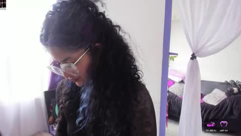 Snapshot of witchofhearts chatting on 09-21-25, 07:15 Luna Violeta A r t i s t online show from 09-21-25, 07:15