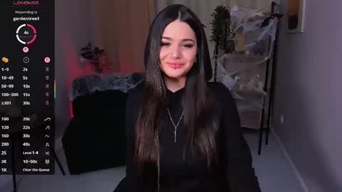 Snapshot of witchwitchblade chatting on 10-23-25, 02:16 the ketty online show from 10-23-25, 02:16