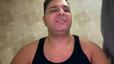 Snapshot of witebull83 chatting on 12-14-24, 08:29 Witebull online show from 12-14-24, 08:29