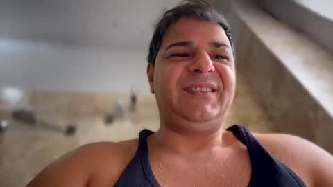 Snapshot of witebull83 chatting on 01-26-25, 11:39 Witebull online show from 01-26-25, 11:39