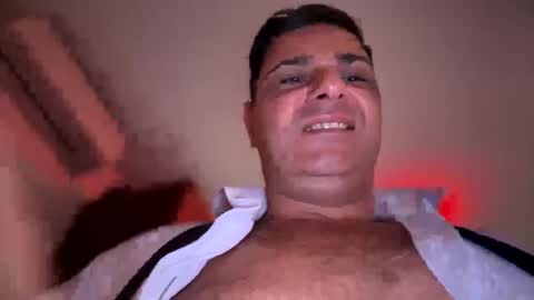 Snapshot of witebull83 chatting on 02-10-25, 02:16 Witebull online show from 02-10-25, 02:16