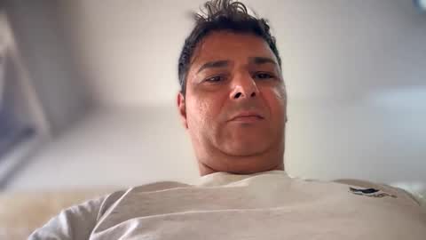 Snapshot of witebull83 chatting on 09-24-25, 07:23 Witebull online show from 09-24-25, 07:23