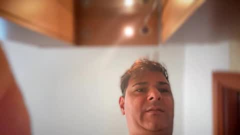 Snapshot of witebull83 chatting on 10-27-25, 08:18 Witebull online show from 10-27-25, 08:18