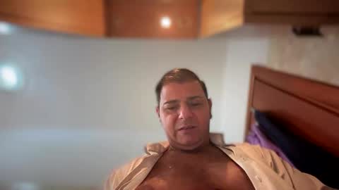 Snapshot of witebull83 chatting on 02-09-26, 09:46 Witebull online show from 02-09-26, 09:46