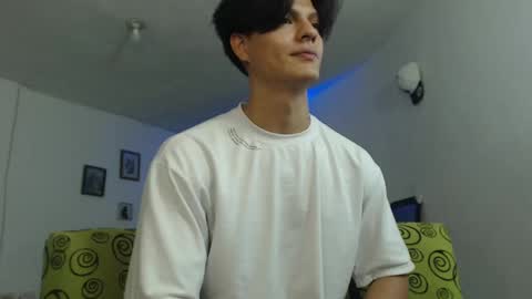 Snapshot of with_ken chatting on 02-05-25, 12:20 Ken online show from 02-05-25, 12:20