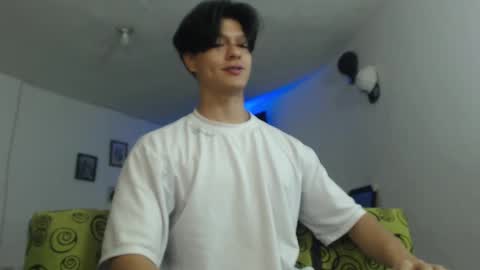 Snapshot of with_ken chatting on 02-10-25, 01:22 Ken online show from 02-10-25, 01:22