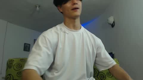 Snapshot of with_ken chatting on 02-11-25, 01:31 Ken online show from 02-11-25, 01:31