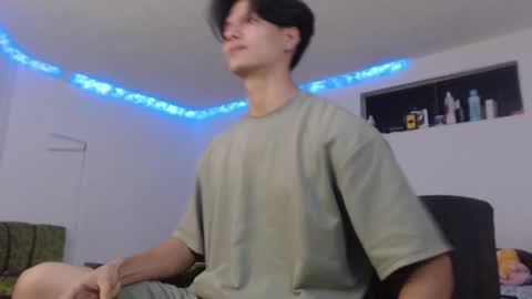 Snapshot of with_ken chatting on 02-14-25, 02:39 Ken online show from 02-14-25, 02:39