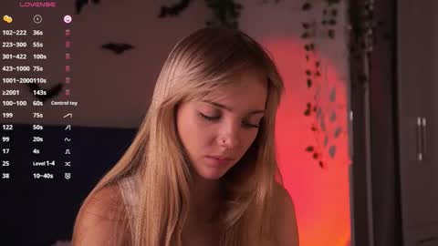 Snapshot of with_my_bae chatting on 11-19-25, 07:47 Hollis online show from 11-19-25, 07:47