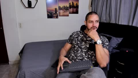 Snapshot of wncmodels chatting on 09-29-25, 12:38 Magnus Dark independent model online show from 09-29-25, 12:38