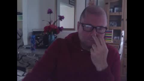 Snapshot of wobble444 chatting on 11-11-25, 12:05 wobble444 online show from 11-11-25, 12:05