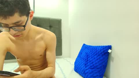  W O L F  online show from 01-24-25, 05:11