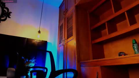  W O L F  online show from 11-04-25, 12:04