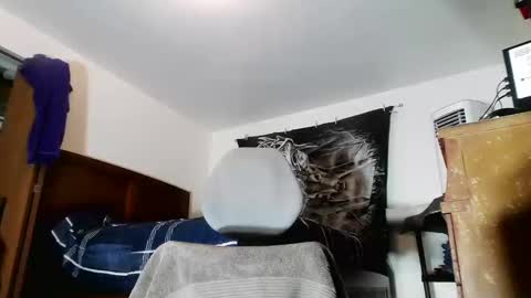 Snapshot of wolfman79 chatting on 10-09-25, 10:13 wolfman79 online show from 10-09-25, 10:13