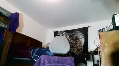 Snapshot of wolfman79 chatting on 10-27-25, 11:03 wolfman79 online show from 10-27-25, 11:03