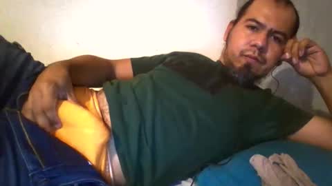 Snapshot of wolfmex19 chatting on 11-23-25, 05:40 wolfmex19 online show from 11-23-25, 05:40