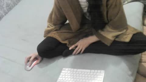 Snapshot of wolfxsnow chatting on 12-21-24, 06:23 wolfxsnow online show from 12-21-24, 06:23