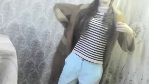 Snapshot of wolfxsnow chatting on 12-23-24, 01:03 wolfxsnow online show from 12-23-24, 01:03